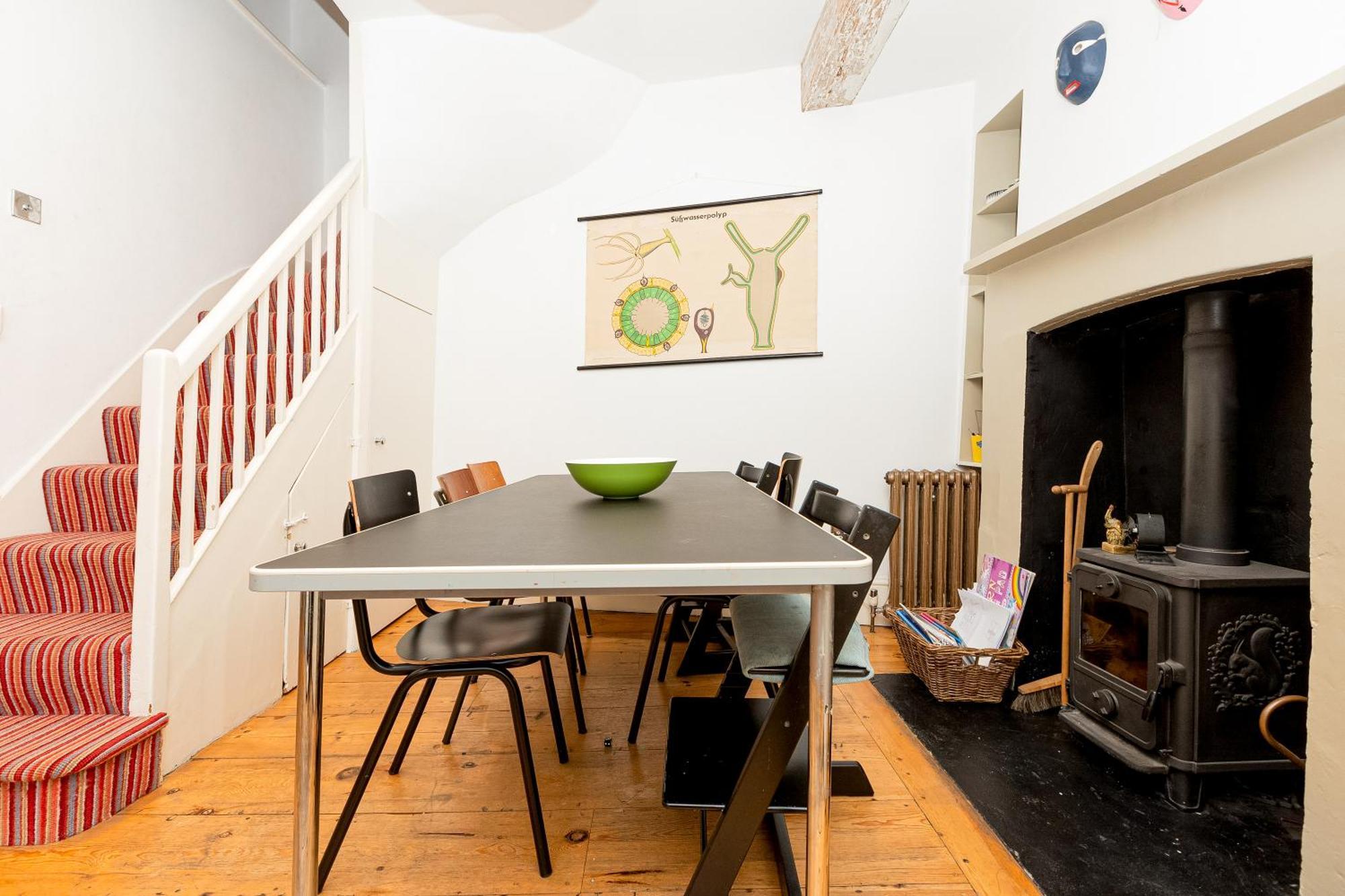 3br 3lvl Home, Garden & Parking, 5min Greenwich St Apartment