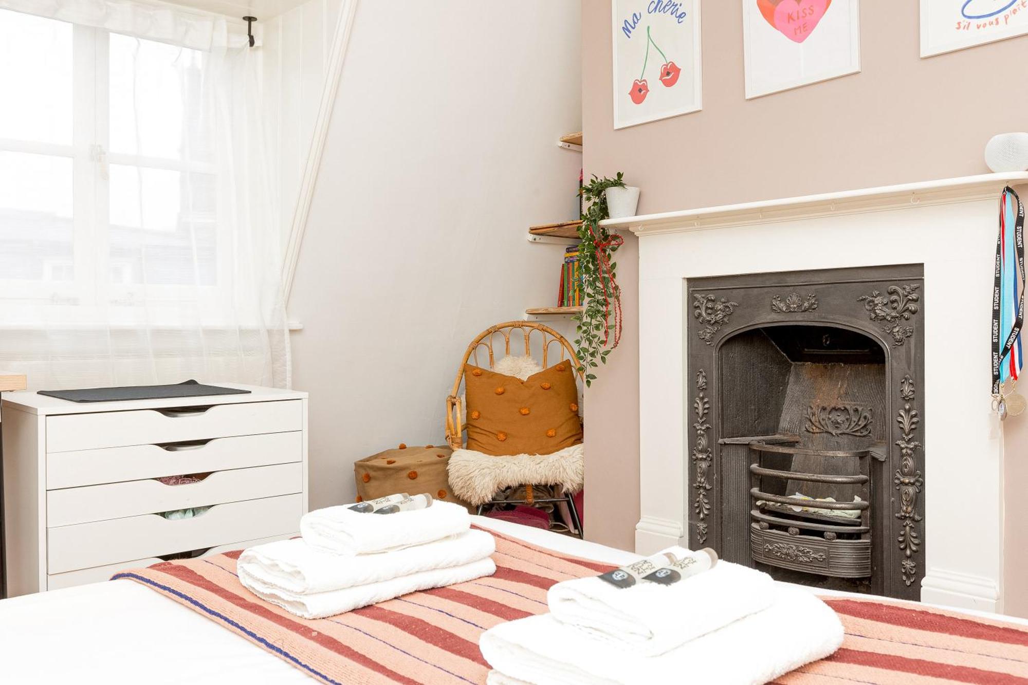 3br 3lvl Home, Garden & Parking, 5min Greenwich St