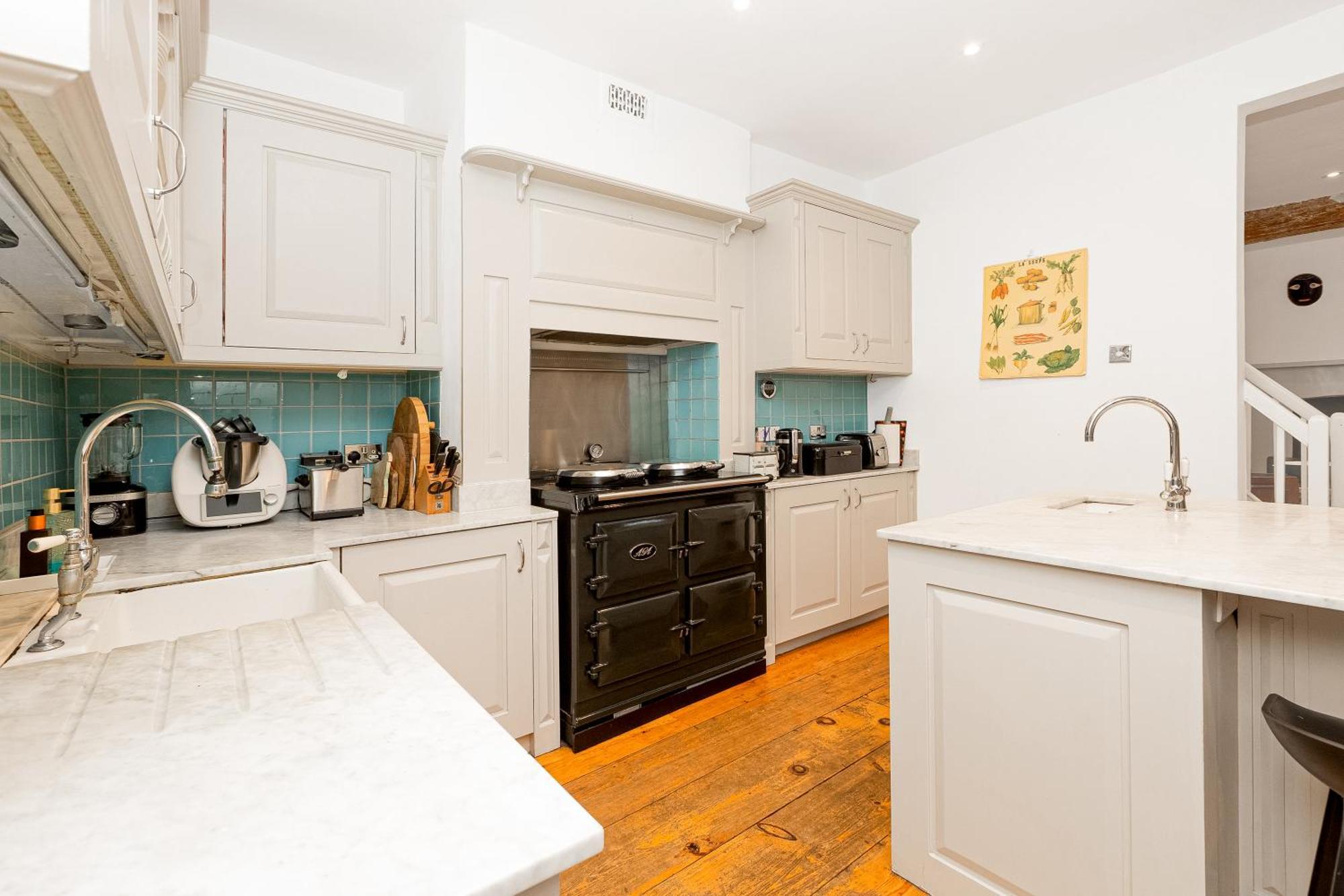 Apartment 3br 3lvl Home, Garden & Parking, 5min Greenwich St