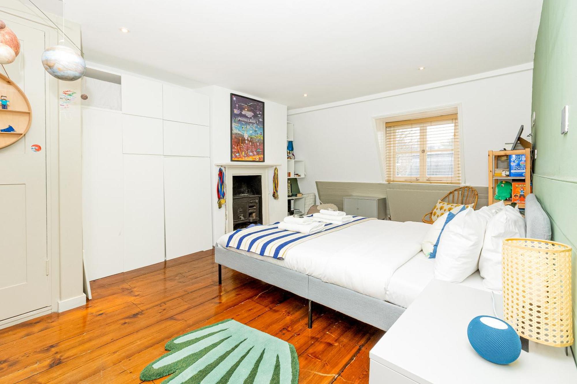 Apartment 3br 3lvl Home, Garden & Parking, 5min Greenwich St *