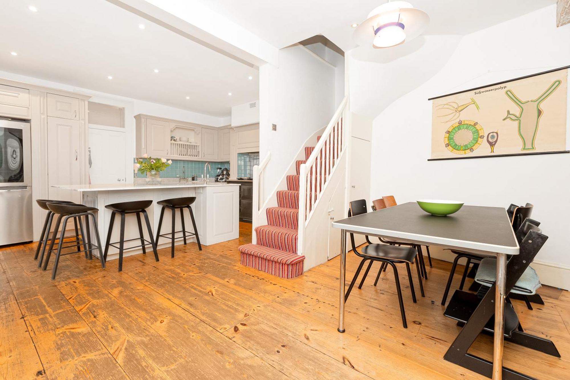 3br 3lvl Home, Garden & Parking, 5min Greenwich St Apartment London